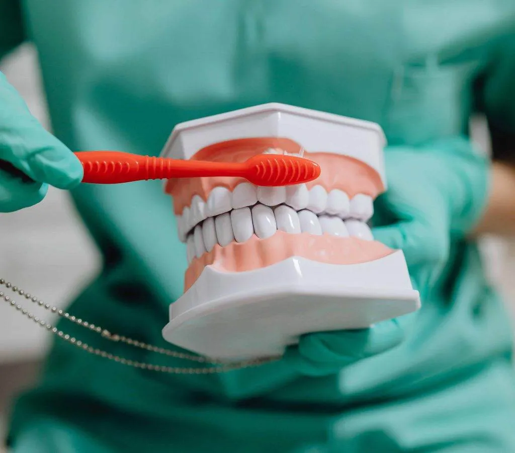 7 TIPS TO CHOOSE THE RIGHT TOOTHBRUSH